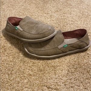 Sanuk shoes